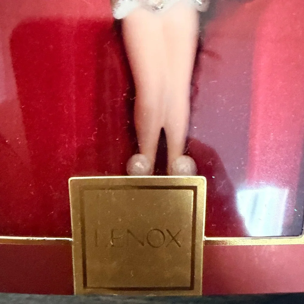 Lenox Disney 2007 Very Merry Tinker Bell Annual Ornament Ivory China Gold Gem